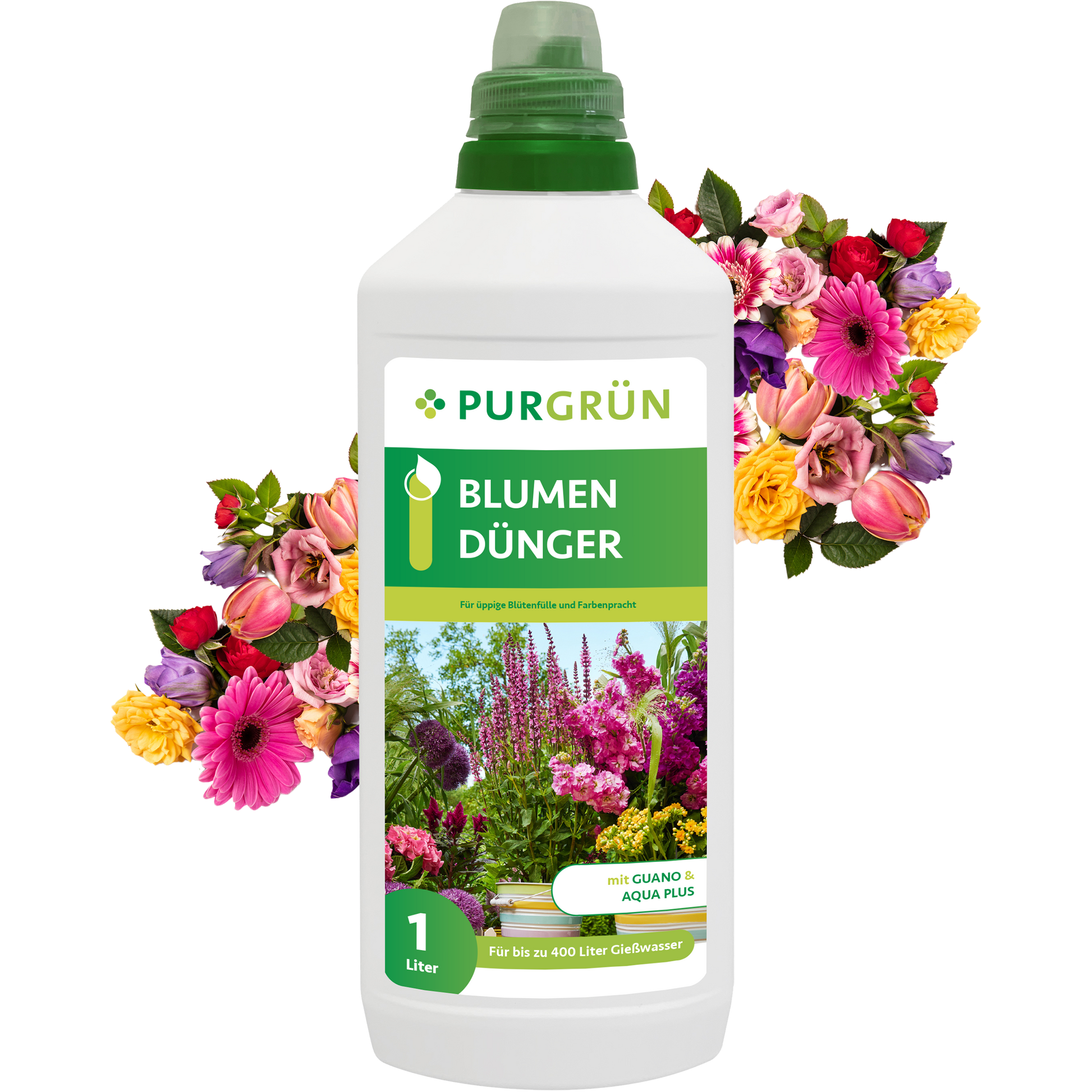 Eine 1-Liter-Flasche Purgrün Blumendünger mit grünem Verschluss und bunten Blumenmotiven auf dem Etikett steht vor einem farbenfrohen Blumenarrangement.