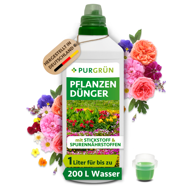 Purgrün Pflanzendünger in der 1-Liter-Flasche mit Dosierkappe, bunten Blüten und Anhänger „Hergestellt in Deutschland“.